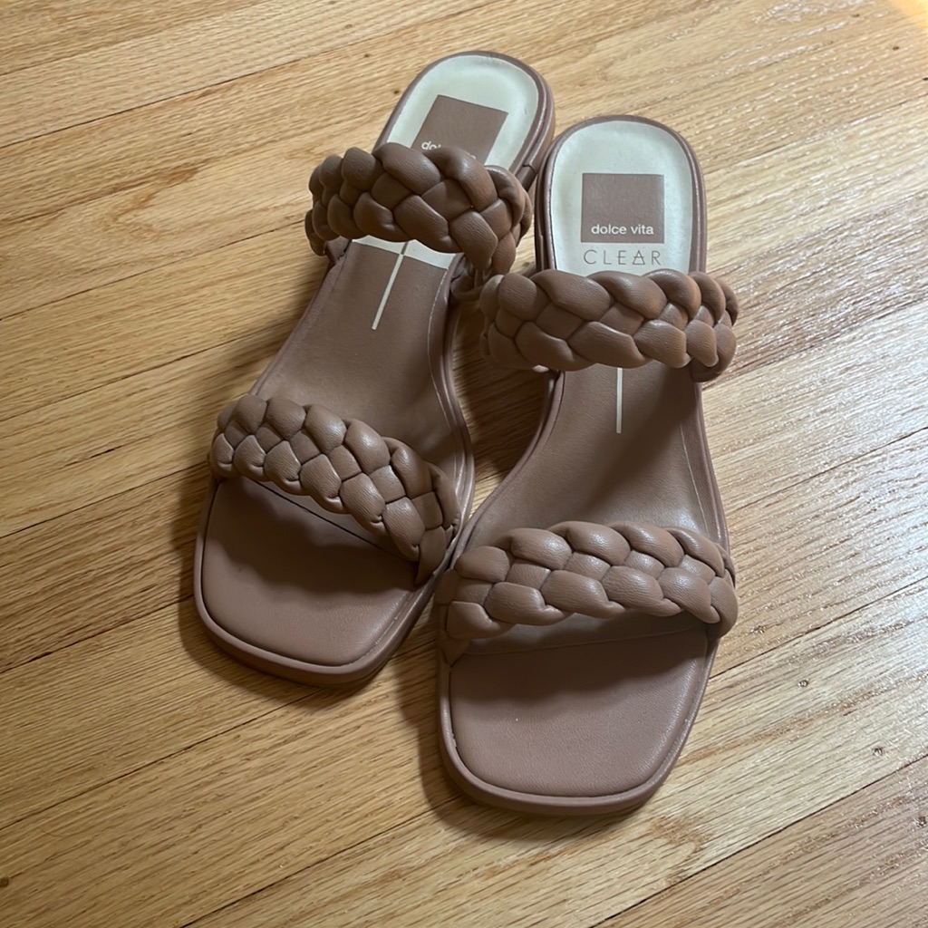 Dolce Vita Ronin Sandals In Cafe Stella Size: 9